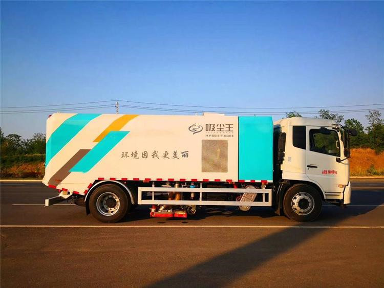 東風(fēng)天錦吸塵車(chē)