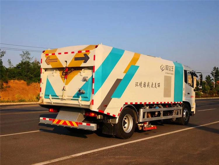 東風(fēng)天錦吸塵車(chē)